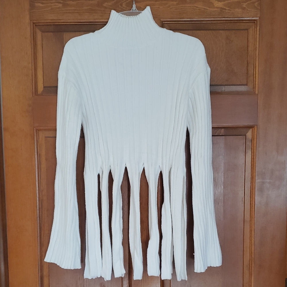 Chic White unique fringe design Turtleneck Sweater sz L